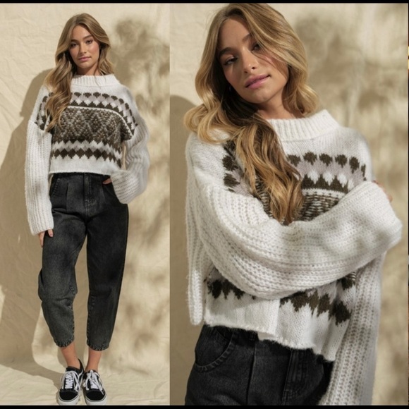 The CLAUDIA Vintage Inspired Grandpa Sweater - Picture 3 of 6